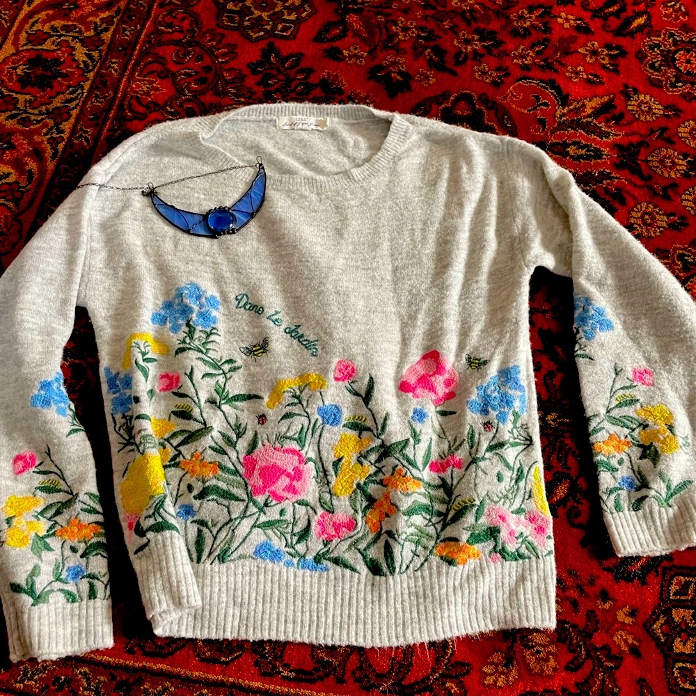 L.O.G.G. Super plush Jardin Sweater w/Embroidery